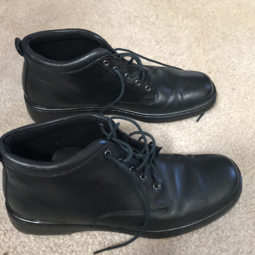 Women’s Black Naturalizer Shoes